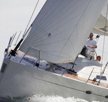 Yachtcharter Hanse 461 Bugansicht 2 Cab 2 WC