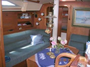 Yachtcharter Moody 376 Salon