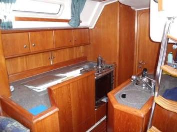 Yachtcharter Moody 40 1990 Pantry