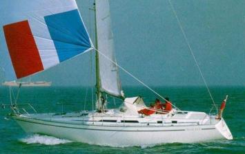 Yachtcharter Moody 422 Seitenansicht