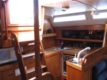 Yachtcharter Moody 422 Pantry