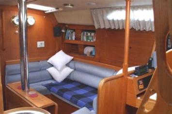 Yachtcharter Moody 425 Salon