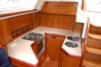 Yachtcharter Moody 47 Pantry