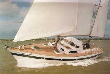 Yachtcharter Moody Grenadier 134 Seitenansicht