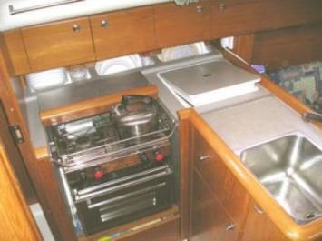 Yachtcharter Moody S 31 Pantry