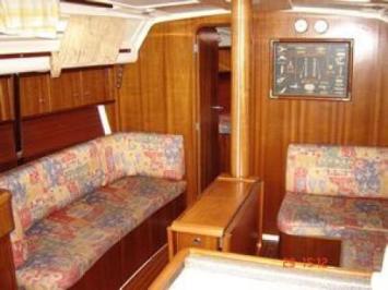 Yachtcharter Moody S 38 Salon