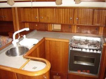 Yachtcharter Moody S 38 Pantry