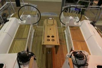 Yachtcharter Dufour 405 Cockpit 2 Cab