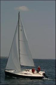 Yachtcharter Sun 2500 HB Seitenansicht 1 Cab 1 WC
