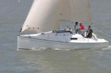 Yachtcharter Sun 2500 IB Seitenansicht 1 Cab 1 WC