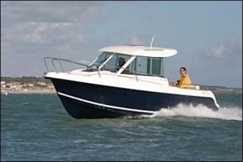 Yachtcharter Merry Fisher 625 Legend Bugansicht 1 Cab 1 WC