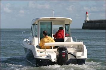 Yachtcharter Merry Fisher 625 Legend Heckansicht 1 Cab 1 WC