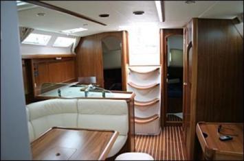 Yachtcharter Sun Fast 40.3 Salon 2 Cab 2 WC