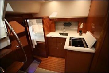 Yachtcharter Prestige 38 S Pantry 2 Cab 1 WC