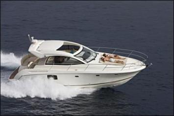 Yachtcharter Prestige 38 S Seitenansicht 2 Cab 1 WC