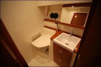 Yachtcharter Prestige 38 S Nasszelle 2 Cab 1 WC