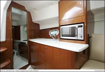 Yachtcharter Prestige 30 S Pantry 1 Cab 1 WC