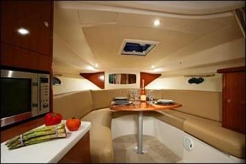 Yachtcharter Prestige 30 S Salon 1 Cab 1 WC