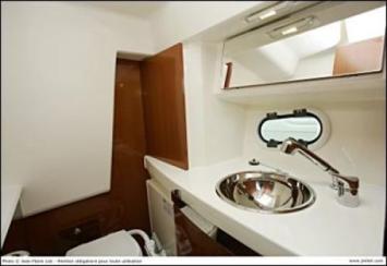 Yachtcharter Prestige 30 S Nasszelle 1 Cab 1 WC