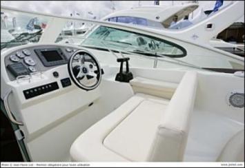 Yachtcharter Prestige 30 S Cockpit 1 Cab 1 WC
