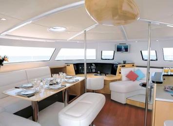 Yachtcharter Eleuthera 60 4+1Cabs Salon