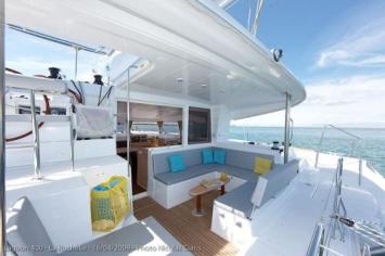 Yachtcharter lagoon400 3cab deck