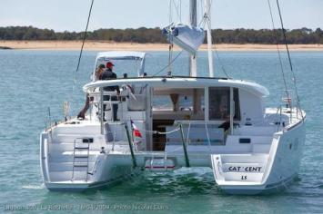 Yachtcharter lagoon400 3cab outview