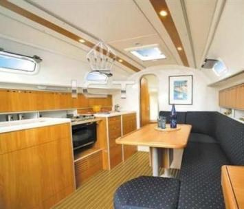 Yachtcharter Harmony 34 Pantry 2 Cab 1 WC 1