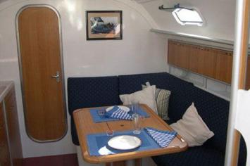 Yachtcharter Harmony 34 Salon 2 Cab 1 WC