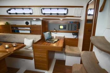 Yachtcharter X 41 Kartentisch 3 Cab 1 WC