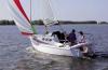 Yachtcharter Etap 24 i Heckansicht 1 Cab 1 WC