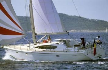 Yachtcharter Etap 46 Ds Seitenansicht 3 Cab 2 WC