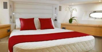 Yachtcharter Sealine T60 AURA Kabine