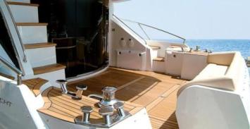 Yachtcharter Sealine T60 Deck
