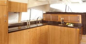 Yachtcharter Sealine T60 Galley