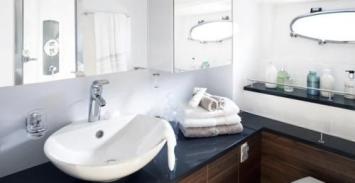 Yachtcharter Sealine T50 Bad