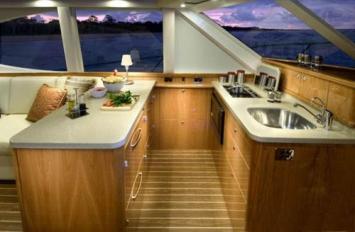 Yachtcharter Riveira 45 Fly Pantry