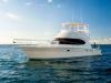 Yachtcharter Riveira 45 Fly Seitenansicht