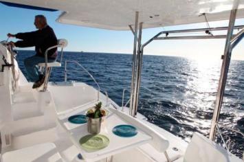 Yachtcharter Leopard 38 4Cab COCKPIT
