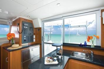 Yachtcharter Leopard 38 4Cab Galley2