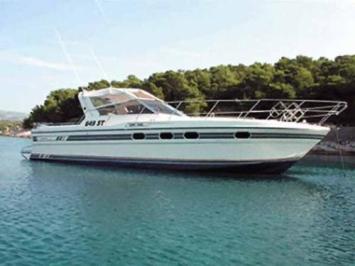 Yachtcharter Princess 36 Riviera Aussenansicht