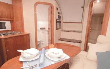 Yachtcharter Mira 34 Salon 2 Kab 1 WC
