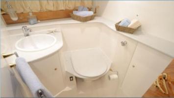 Yachtcharter Mira 34 Nasszelle 2 Kab 1 WC