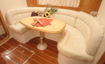 Yachtcharter Mira 37 Salon