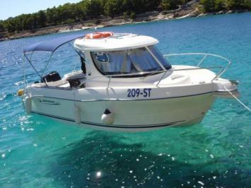 Yachtcharter Quicksilver Pilothouse 640 Bug2