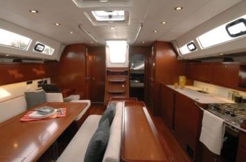 Yachtcharter Oceanis 50 Family 5Cab inner