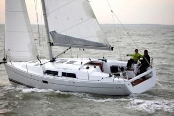 Yachtcharter Hanse 375 3Cab Außenansicht