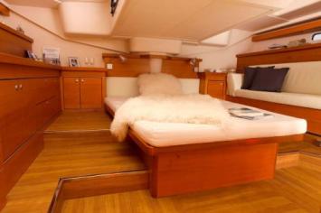 Yachtcharter Hanse 545 3Cab 2WC Bugkabine