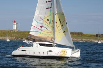 Yachtcharter Yachtcharter Lipari 41 4cab Seitenansicht