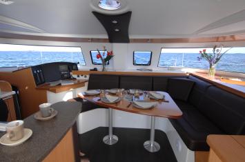 Yachtcharter Yachtcharter Lipari 41 4Cab Salon